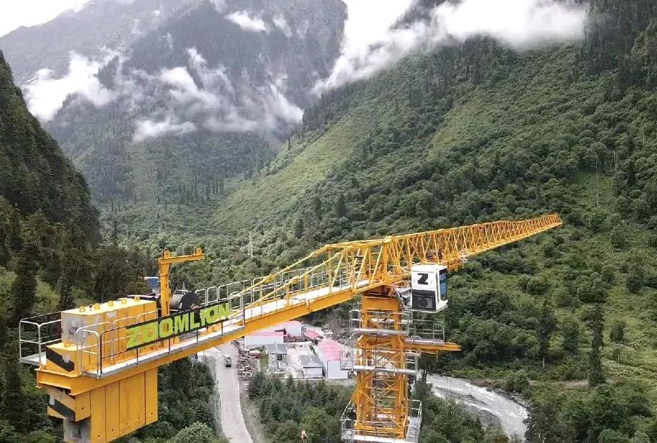 Used Zoomlion tower crane working in mountain construction project